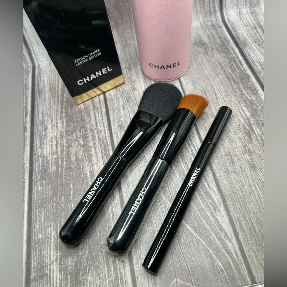 NIB CHANEL Set of 3 Makeup Brushes with Storage Case Bag Ballerina Pink Black CC - Picture 4 of 14
